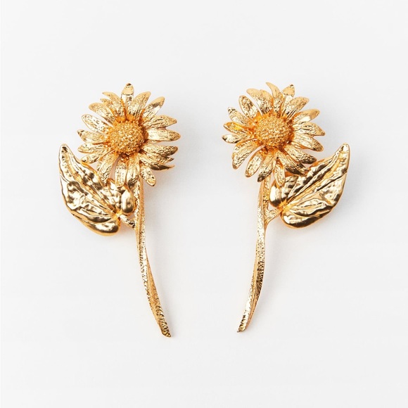 Zara DAISY EARRINGS. Golden. New with Tags. - Picture 5 of 6